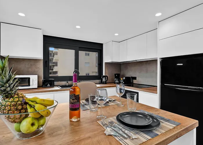 San Marino Luxury #3 아파트 Asgourou